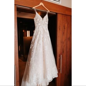 Essense of Australia Wedding Dress